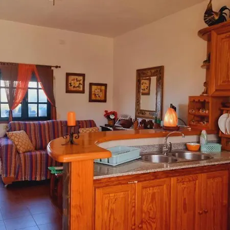 Casa Isabel تيخارافي